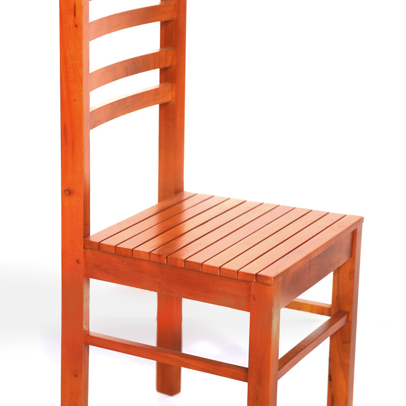 Forebend Chair